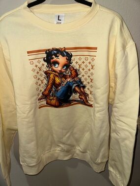 Betty Boop Graphic Cream Sweatshirt